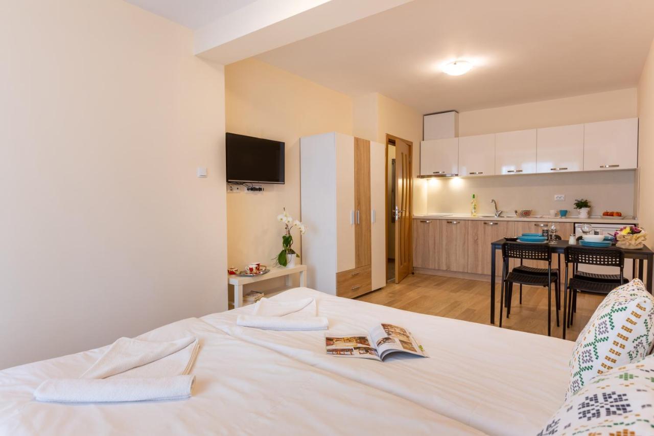 Apartments Flora Burgas Exterior foto
